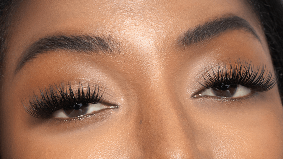 Five Lashify Gossamer® lash bundles laid out with their pre-planned lash map cartridges
