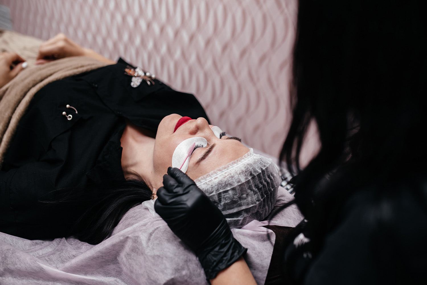 Our Breakdown of Classic vs. Volume Lash Extensions