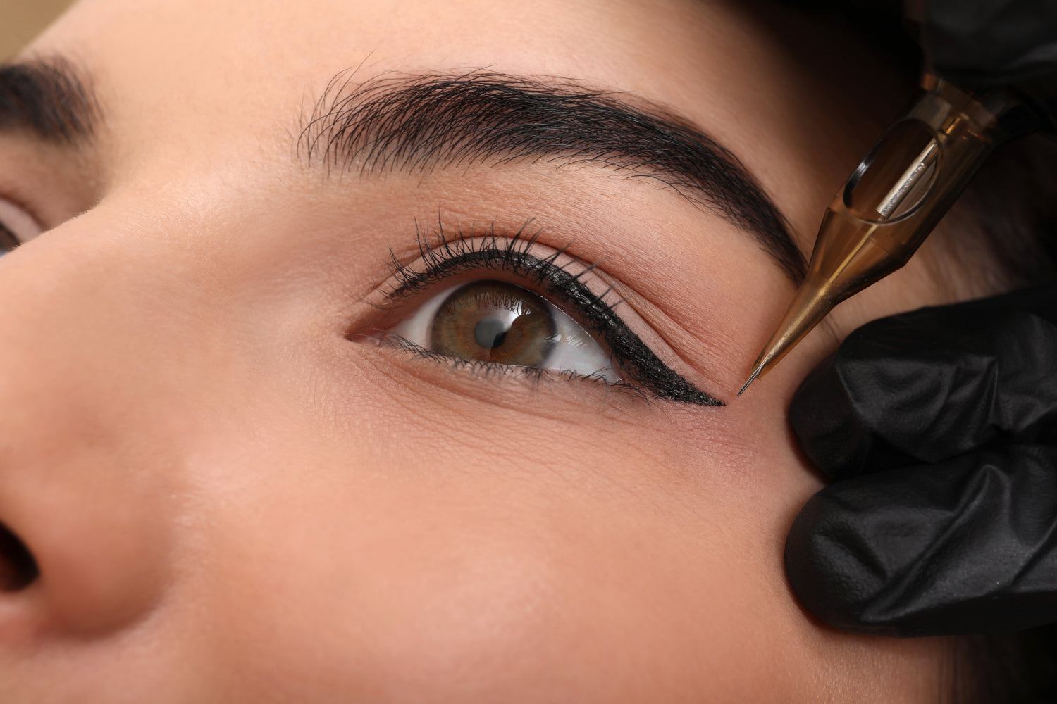 Can You Wear Eyeliner With Lash Extensions?