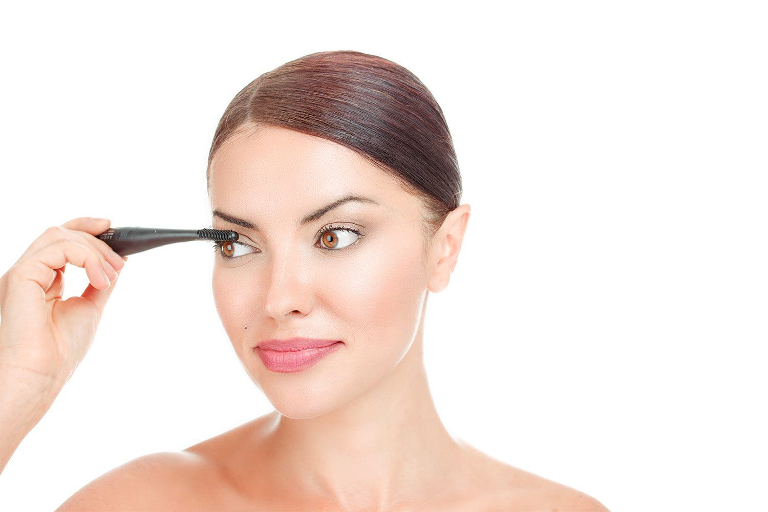 How To Use a Heated Lash Curler for the Perfect Lash