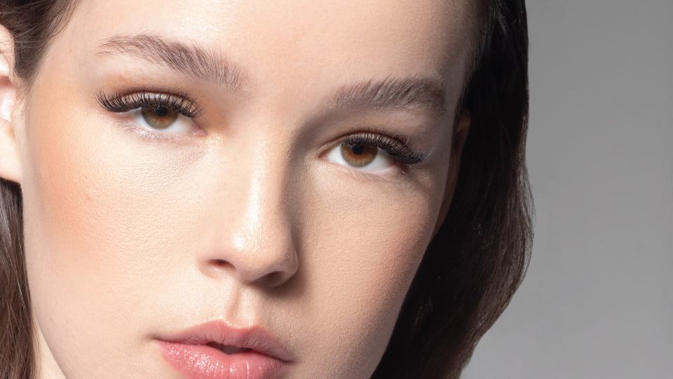 Hooded eye wearing Lashify Gossamer lashes mapped to lift and open the eye