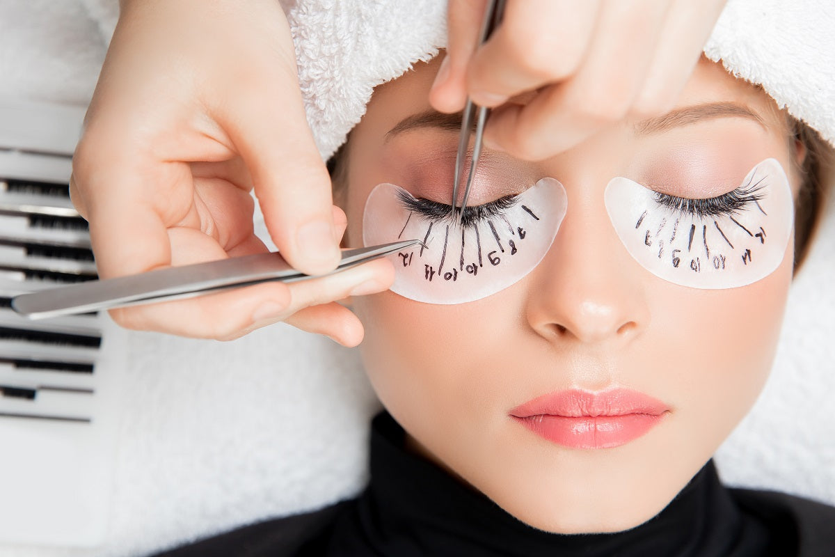 How to Hold Lash Extension Tweezers