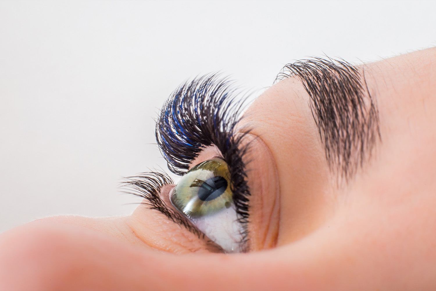What Does Lash Bond Do?