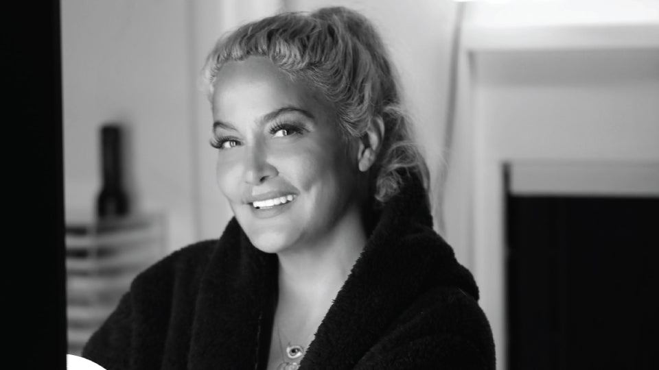 Lashify Founder Sahara Lotti Tells Us How to Do Eyelash Extensions at Home – Listen!