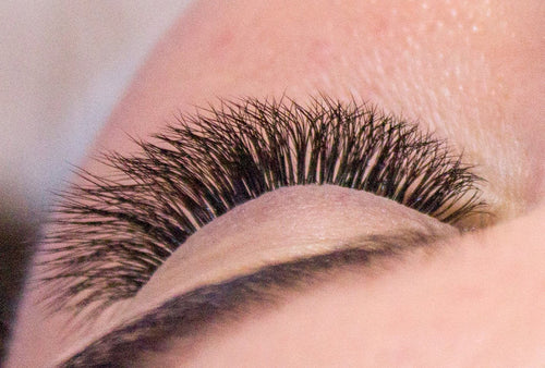 DIY Lash Lift vs. Extensions