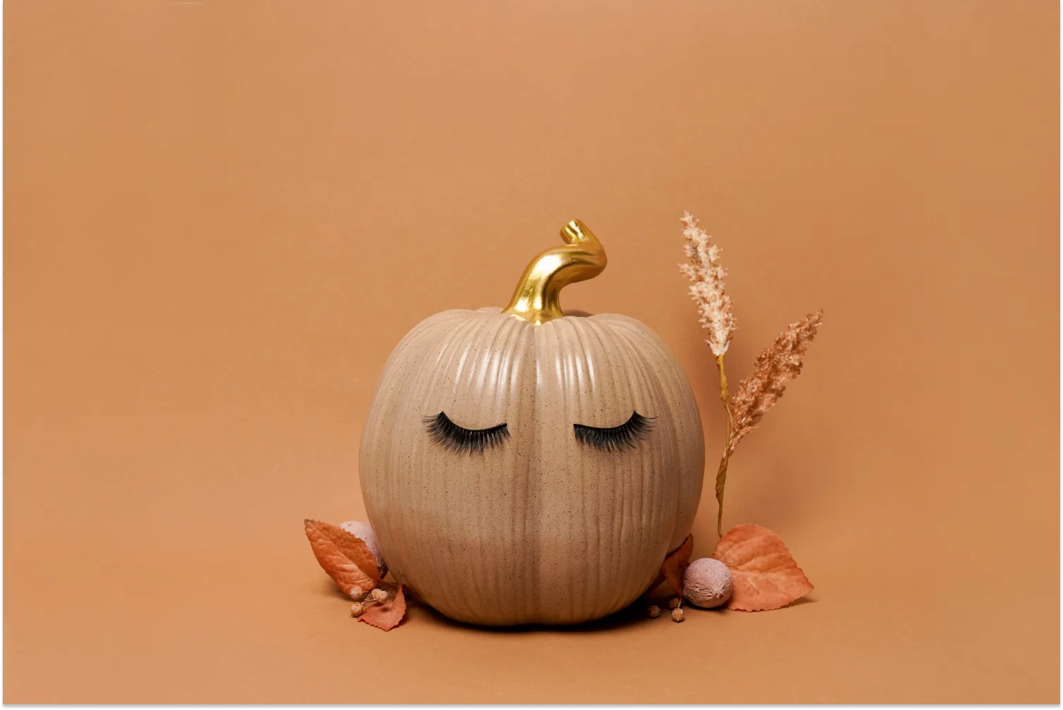 Spooktacular Eyes: Elevate Your Halloween Look With Striking Lashes