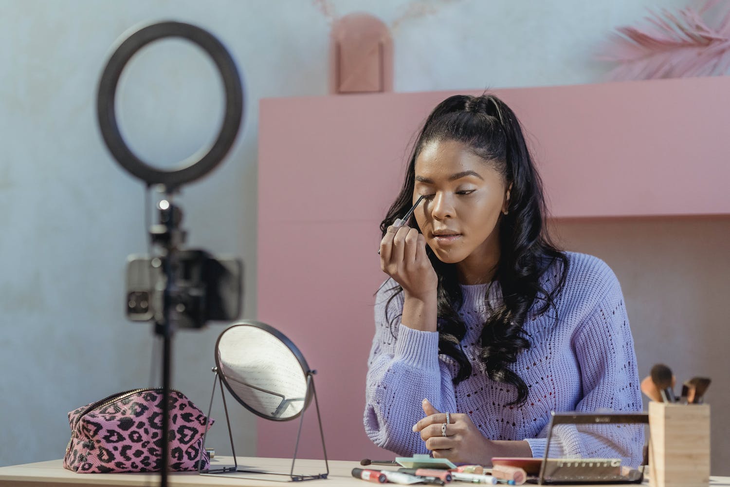 How To Get an Eyeliner Look Using Lash Extensions