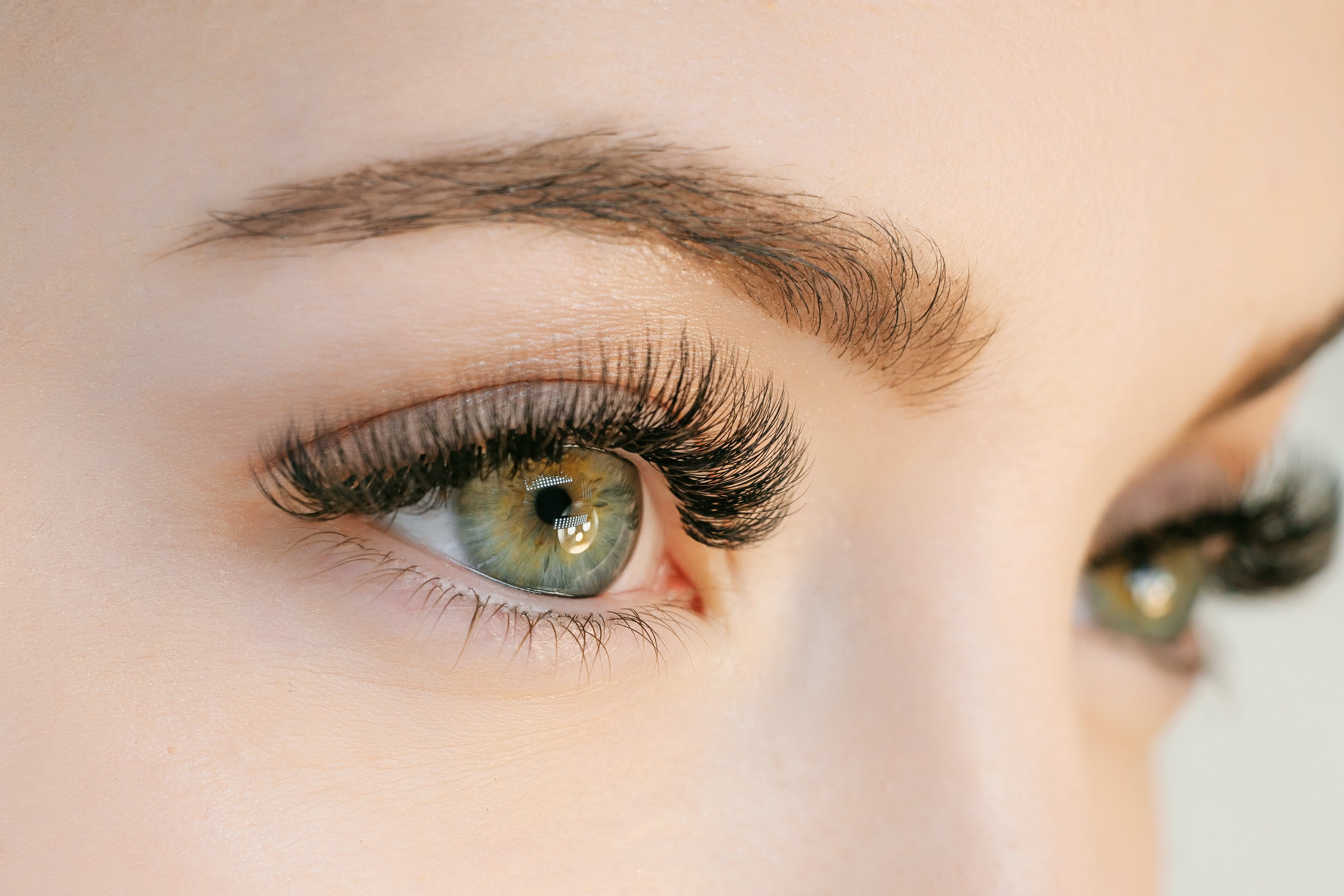 Benefits of Using a Lash Applicator Tool