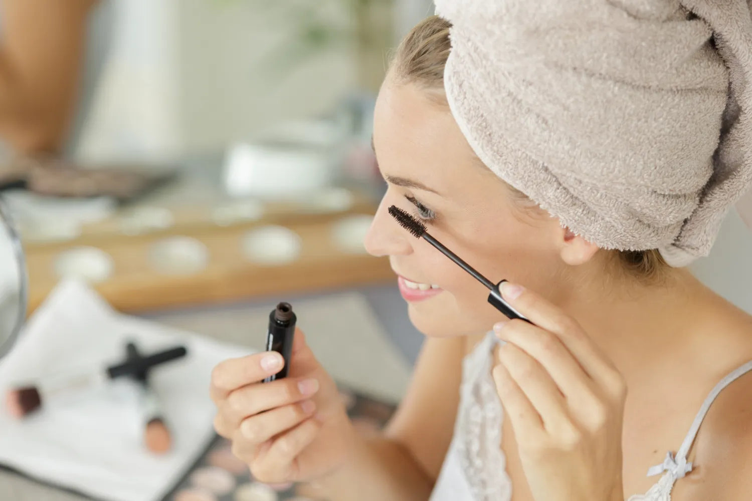 At-Home Lashes: DIY Glam in Minutes