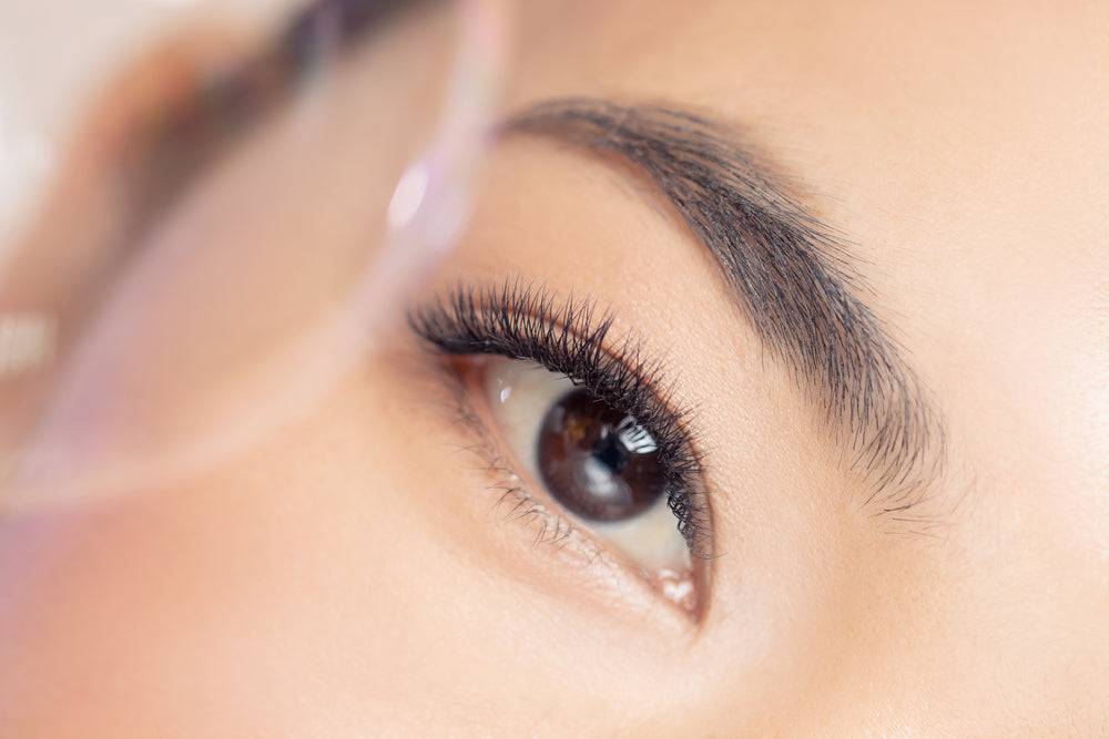 How Long Does It Take for Eyelashes to Grow Back?