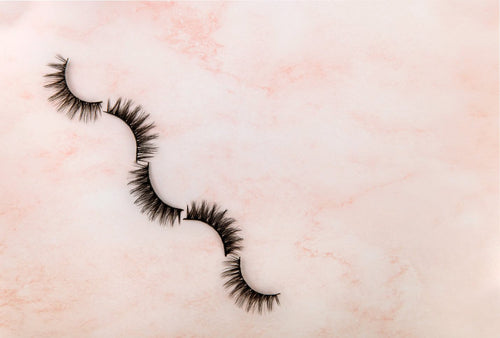 10 Reasons To Try the Best At-Home Lash Extension Kit