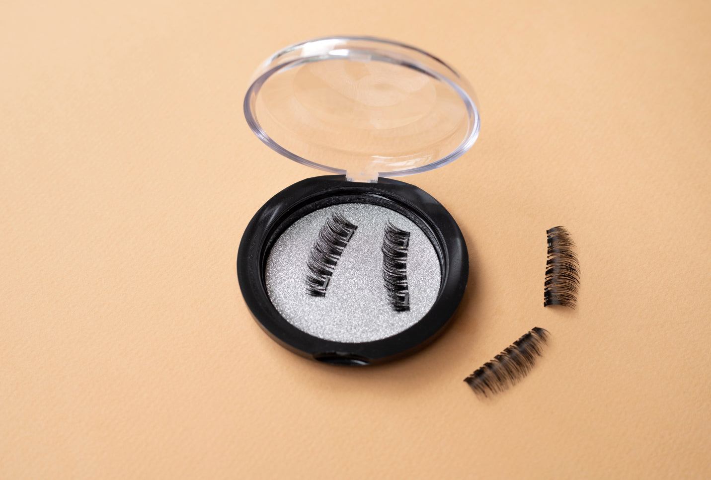 How Do Magnetic Lashes Work?