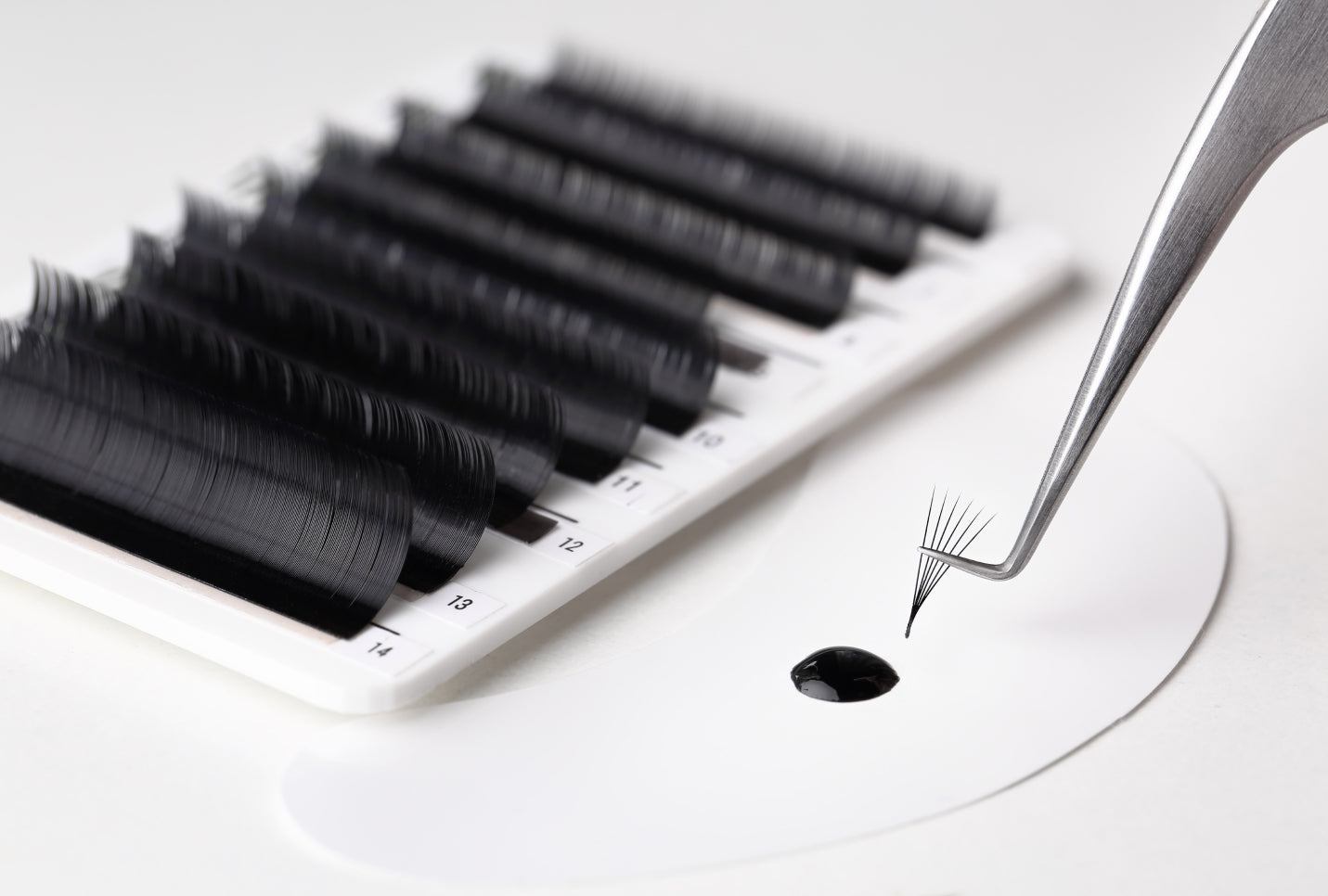 Our Guide to Achieving the Natural Lash Extensions Look at Home