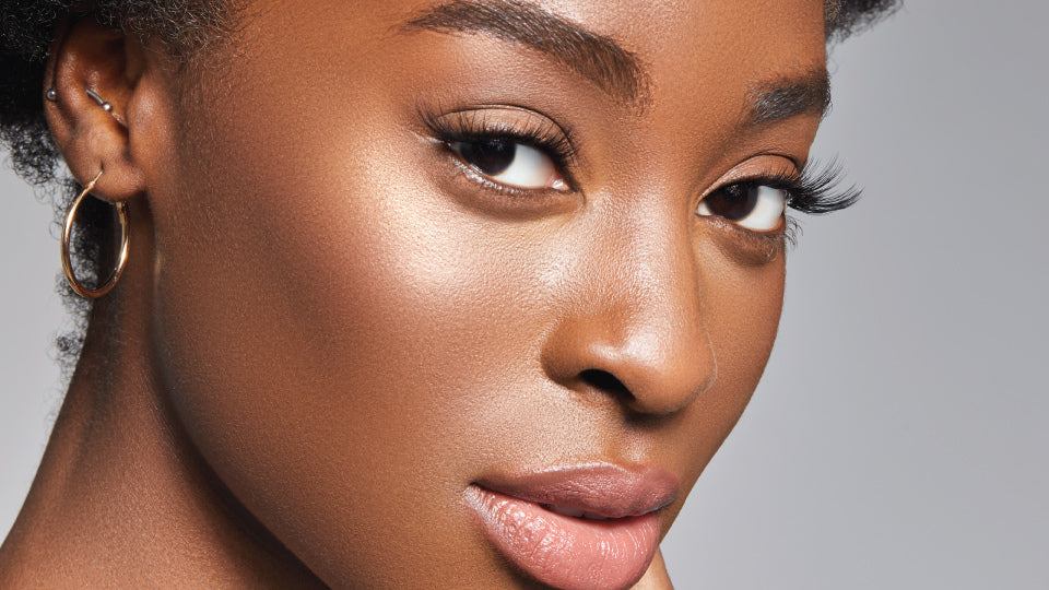 model wearing lashify lashes