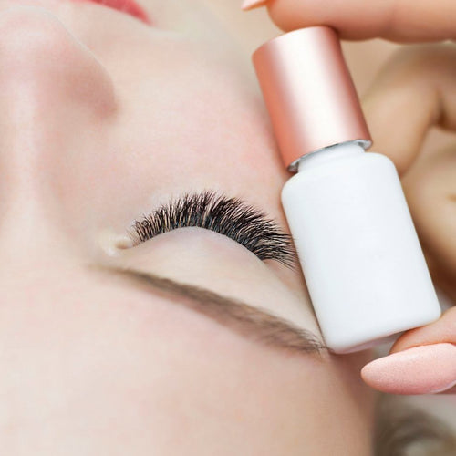 What’s the Best Glue for Perfect Eyelash Extensions?