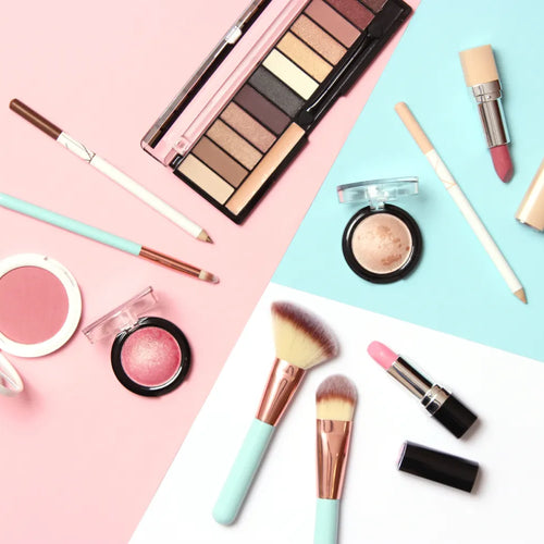 Makeup Tips for Triangle Face ShapeLashify 